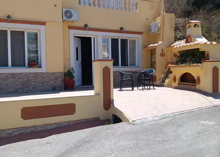 公寓 Theodore's Mansion Your Aristocratic Escape In Greece Panteli
