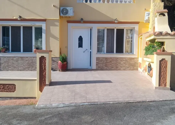 شقة Theodore's Mansion Your Aristocratic Escape In Greece *